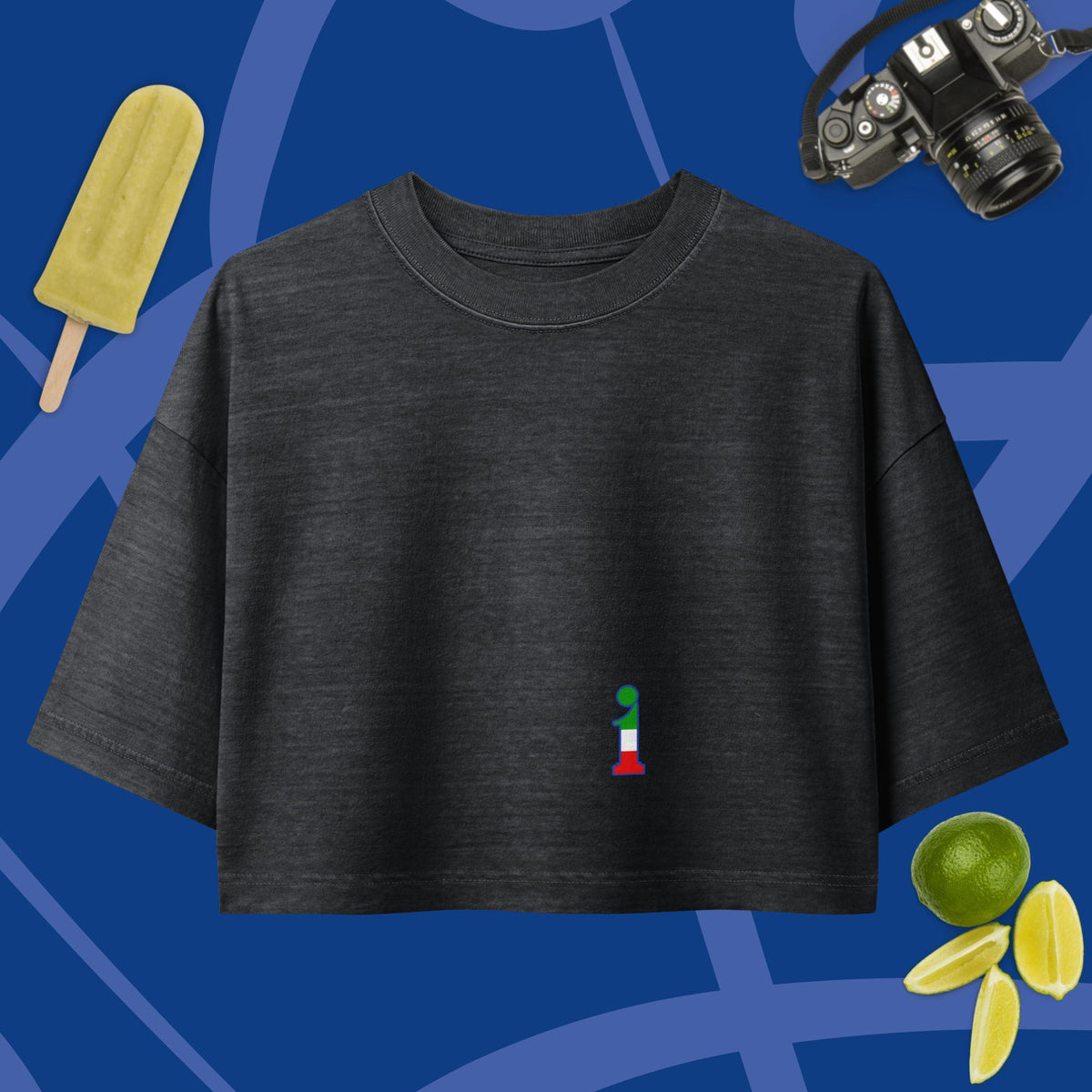 Holy Pancino Cropped Tee La Italia™ negrito, vista frontale | t-shirt corta da donna in cotone tinta in capo | La Italia
